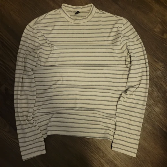 SHEIN B&W Striped Modern Knitted Relaxed-fit Classic Long Sleeve Shirt - Picture 1 of 4